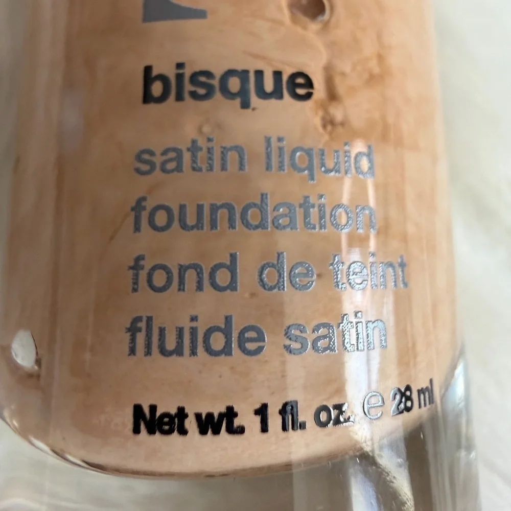 💙3/$20 TIGI Satin Liquid Foundation - Bisque